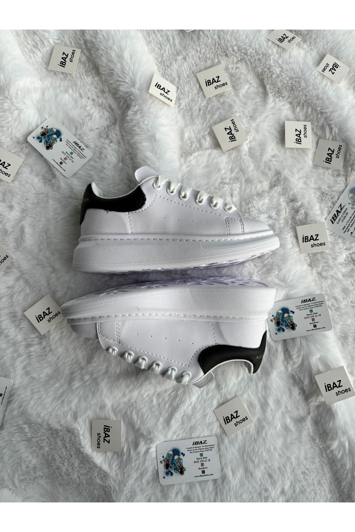 Alexander Mc Beyaz Siyah