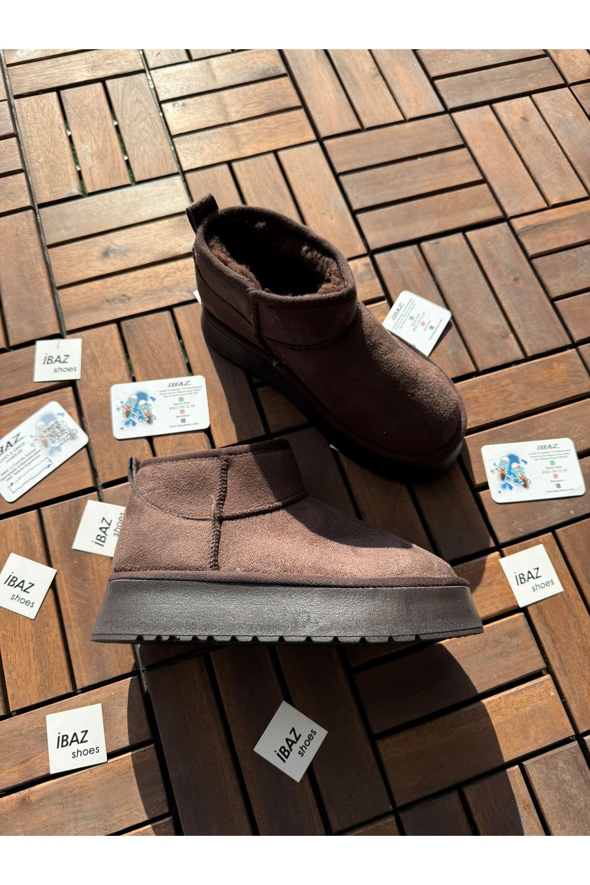 Tüylü Platform Bot Kahve