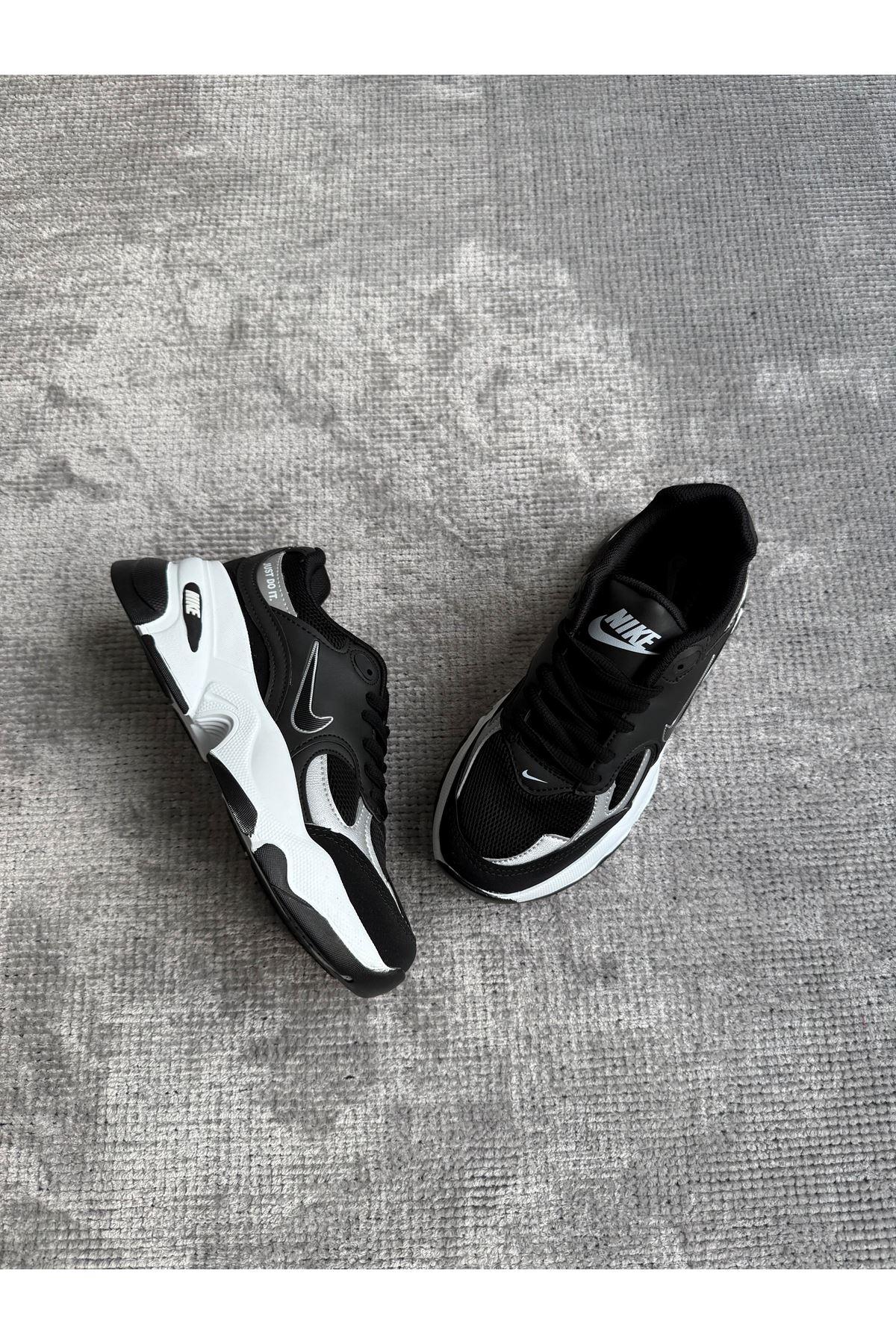 Nike New Just Siyah Beyaz